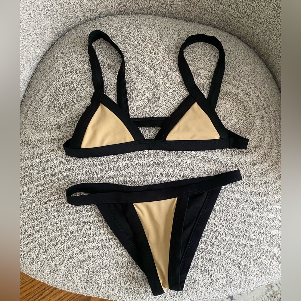 Dippin Daisy’s Bikini Set